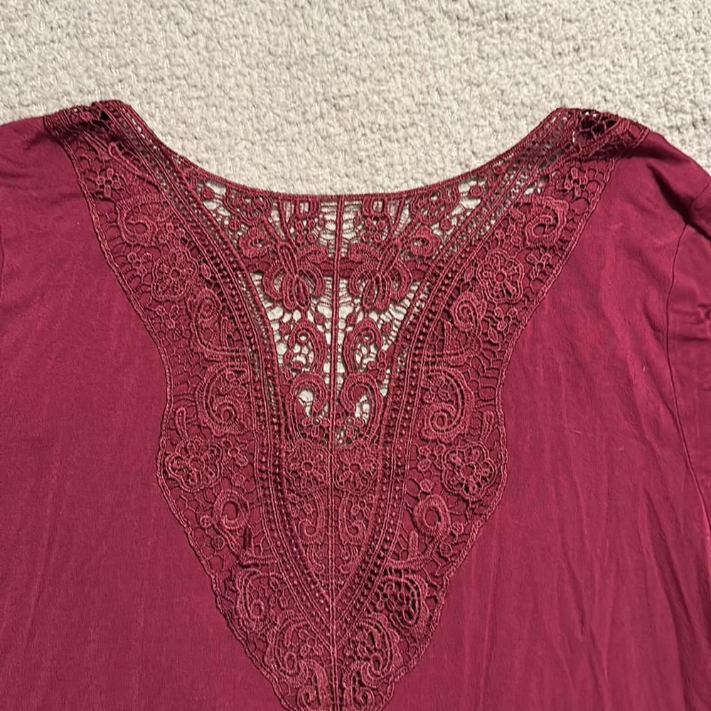 Maroon tee - Picture 7 of 8